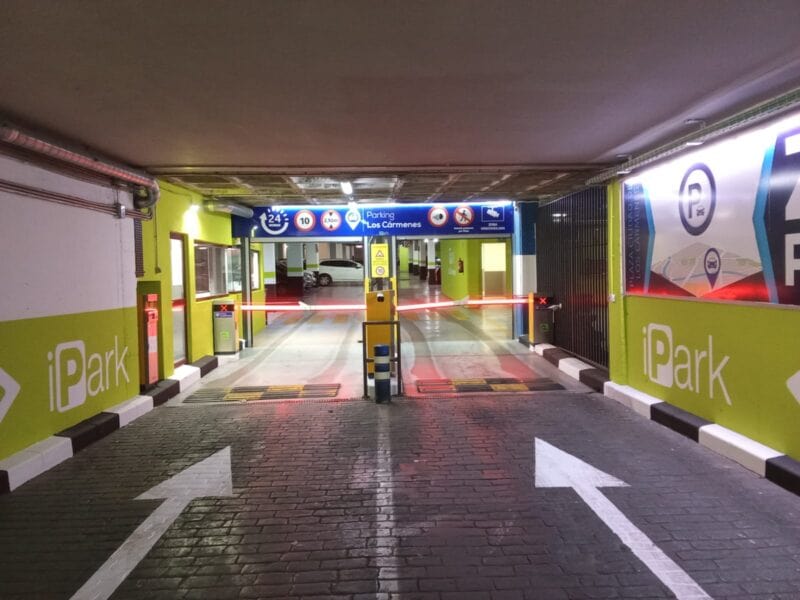 Entrance barrier of an iPark car park