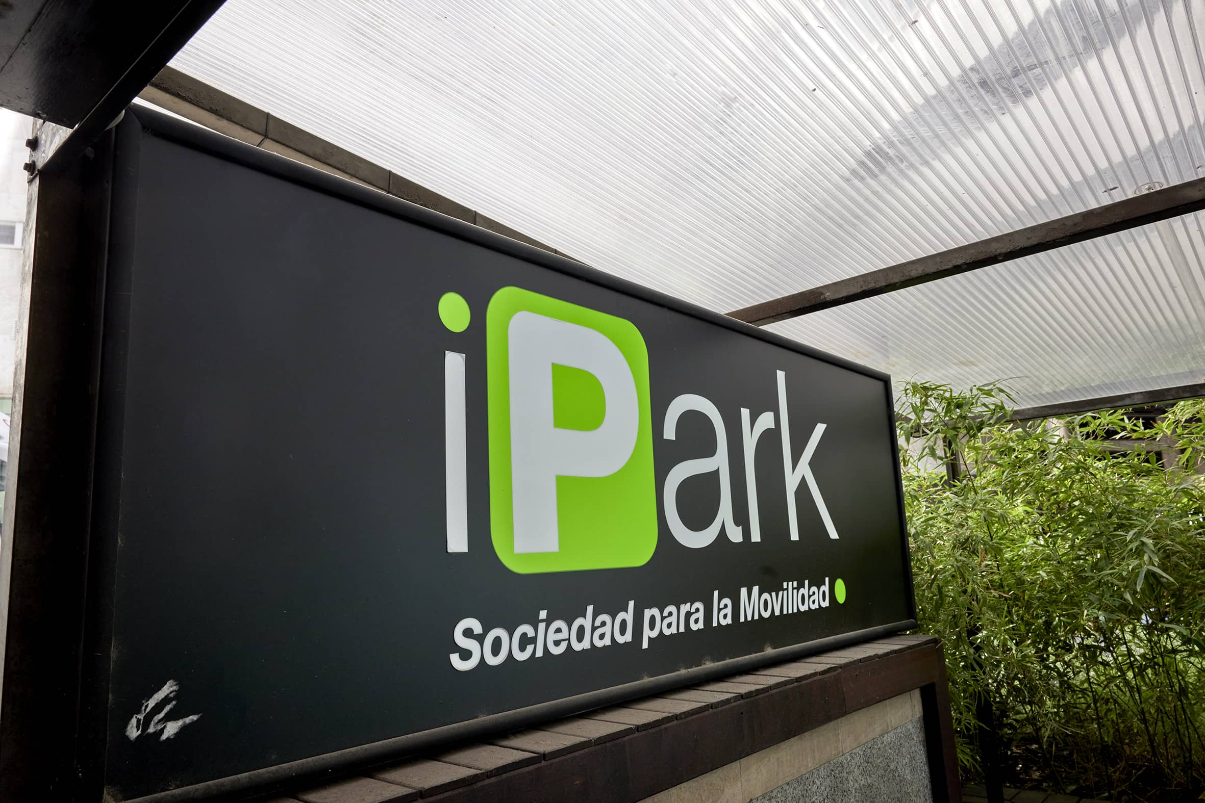 iPark sign in a green environment